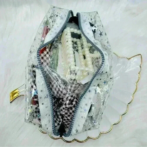 Hair Accessories Bundle w/ Star makeup case & Comb Bundle 7 - Picture 5 of 7